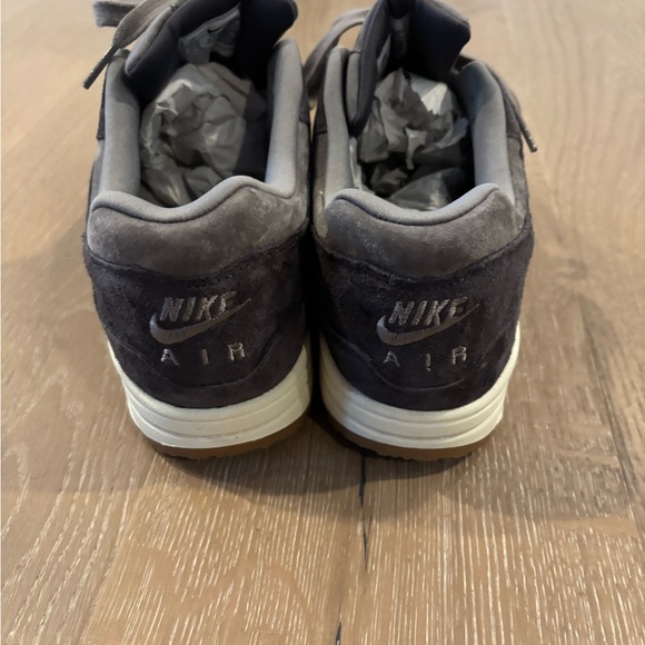 Nike Air Max 1 Wolf Gray 11 w/ Box - Picture 3 of 5